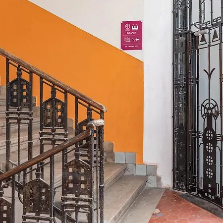 Parliament Peak Retreat Apartment Budapest
